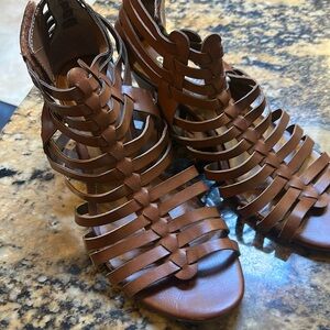 Women’s sandals size 7 1/2
